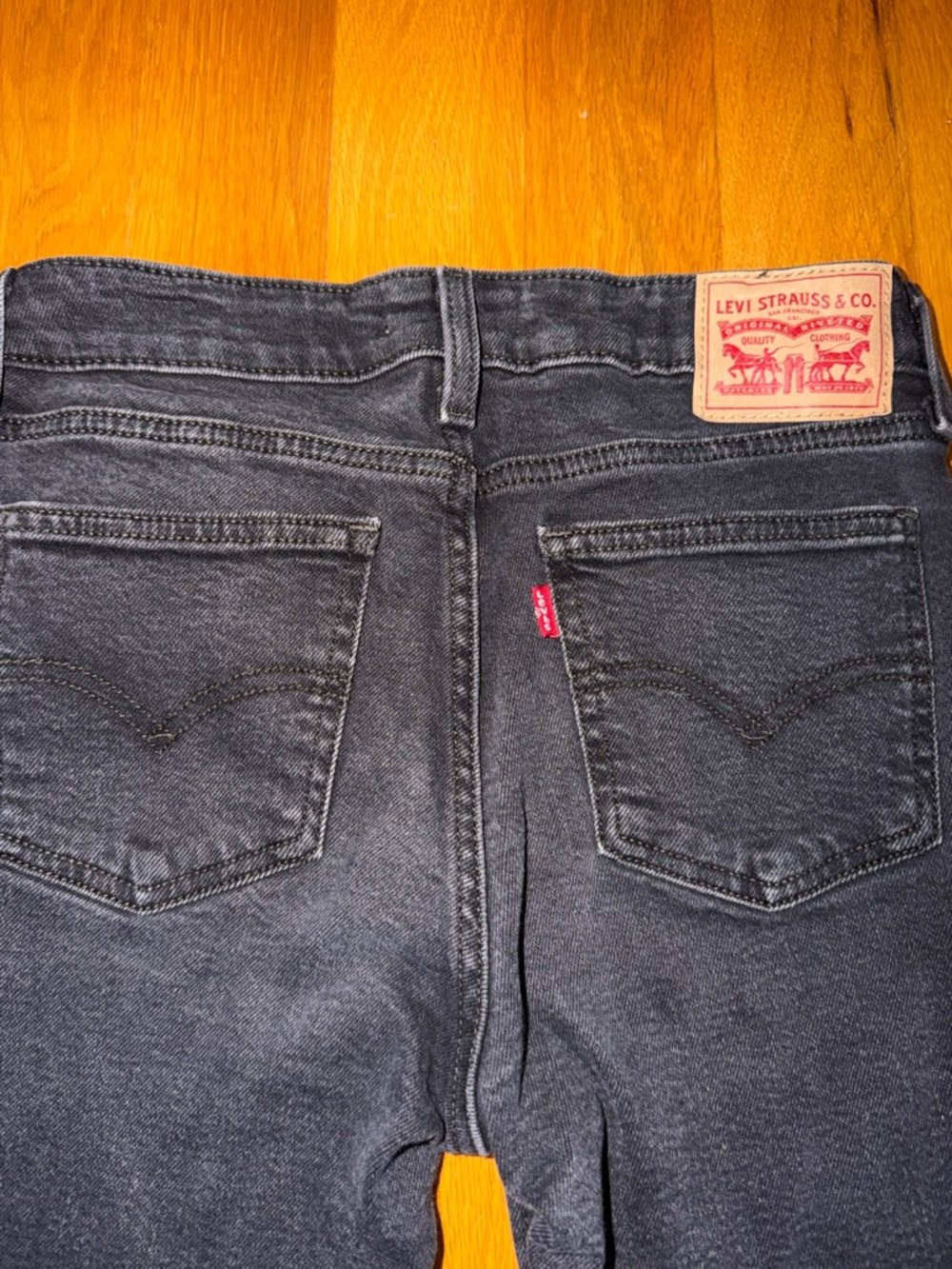 Levi’s Black Jeans 27 Gray Superlow Boot Cut Strauss stretch red tab W27 x L32 4 - Picture 10 of 15